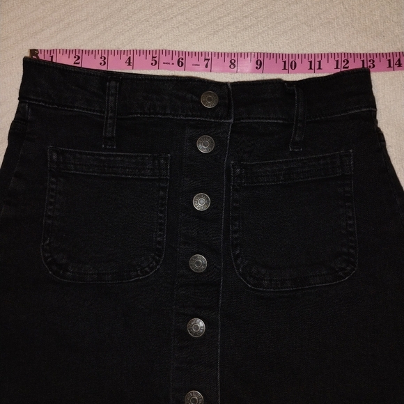 Madewell Black Denim Button Front Mini Skirt with Patch pockets size 26 - Picture 3 of 6